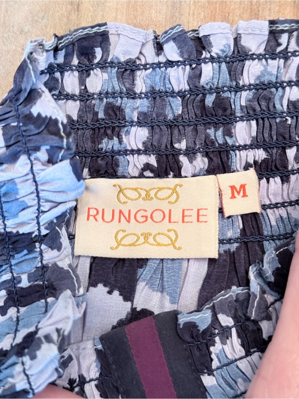 Rungolee Women's Medium Blue Leopard Print Camo Smocked Tunic Blouse Long Sleeve - Picture 2 of 6